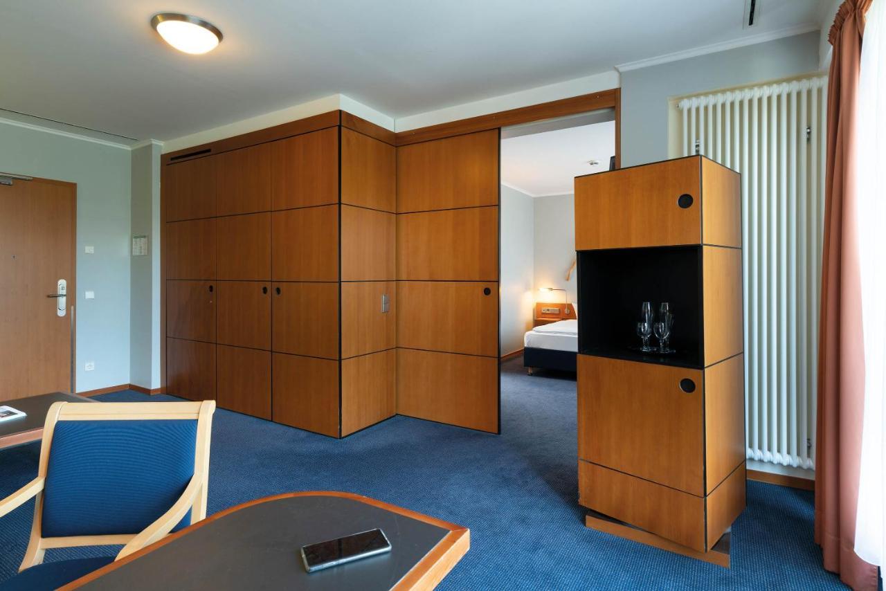 Seminaris Hotel Potsdam Griebnitzsee Bagian luar foto