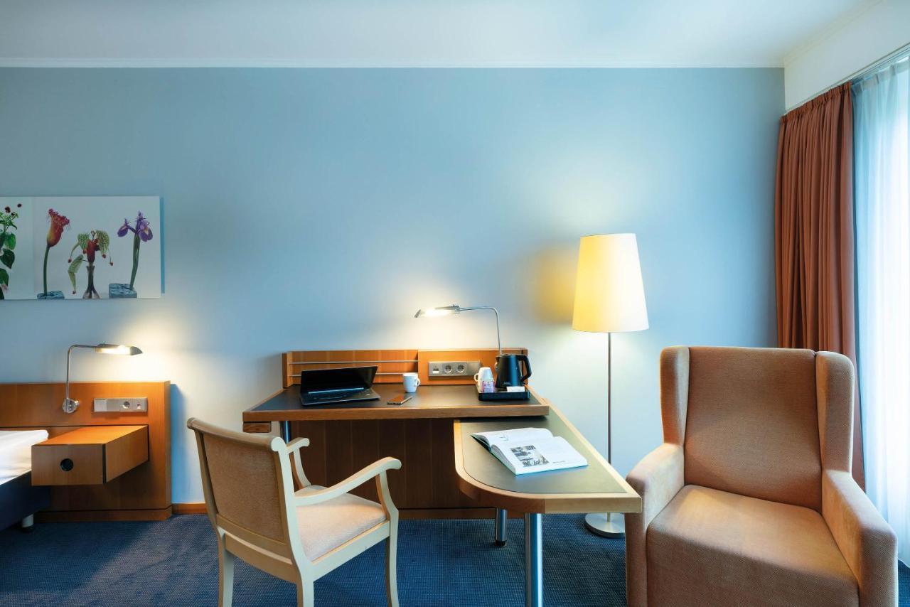 Seminaris Hotel Potsdam Griebnitzsee Bagian luar foto