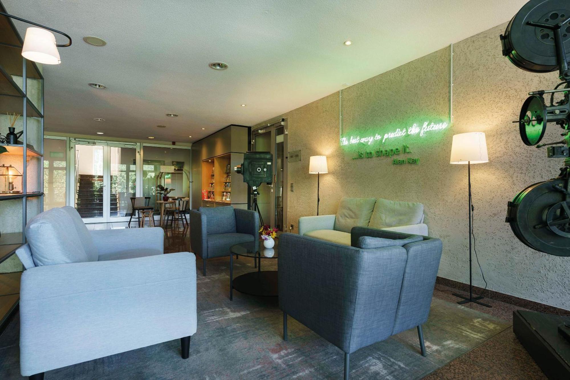 Seminaris Hotel Potsdam Griebnitzsee Bagian luar foto